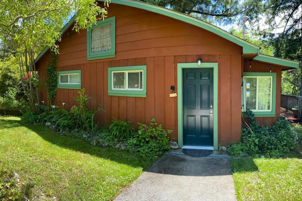 Avenue Of The Giants Caraway Cottage Miranda Екстериор снимка